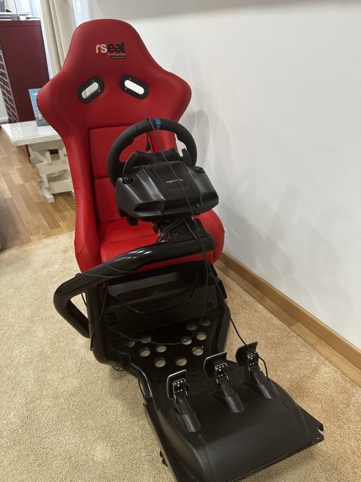 Cadeira Gaming RSeat + Volante e Pedais Logitech