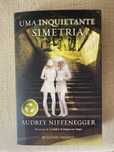 Uma inquietante simetria, de Audrey Nieffenegger