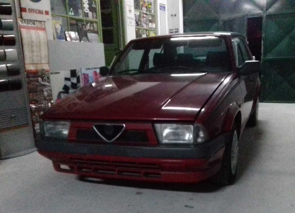 Alfa Romeo 75 - peças.