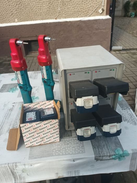 Klucz kątowy Makita BFL200F.