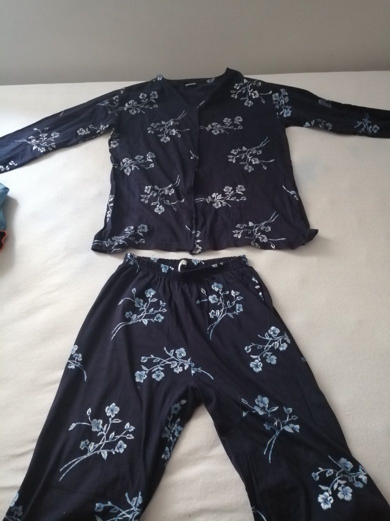 Pijama azul, com flores - 38/40