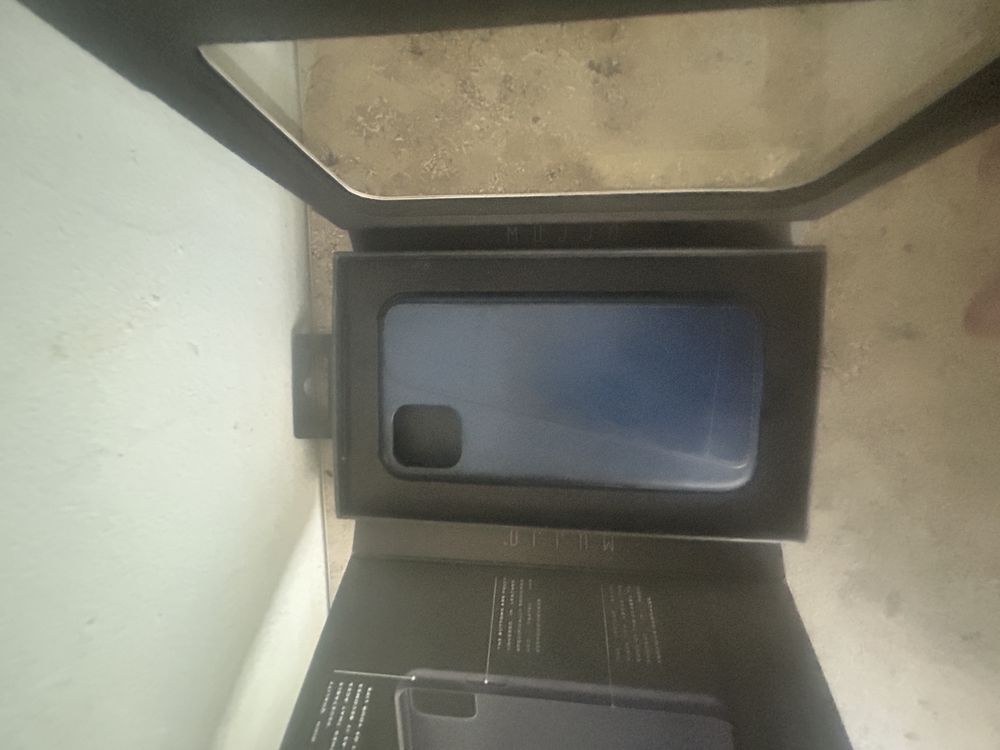 Продам чехлы для  iPhone 11 uag