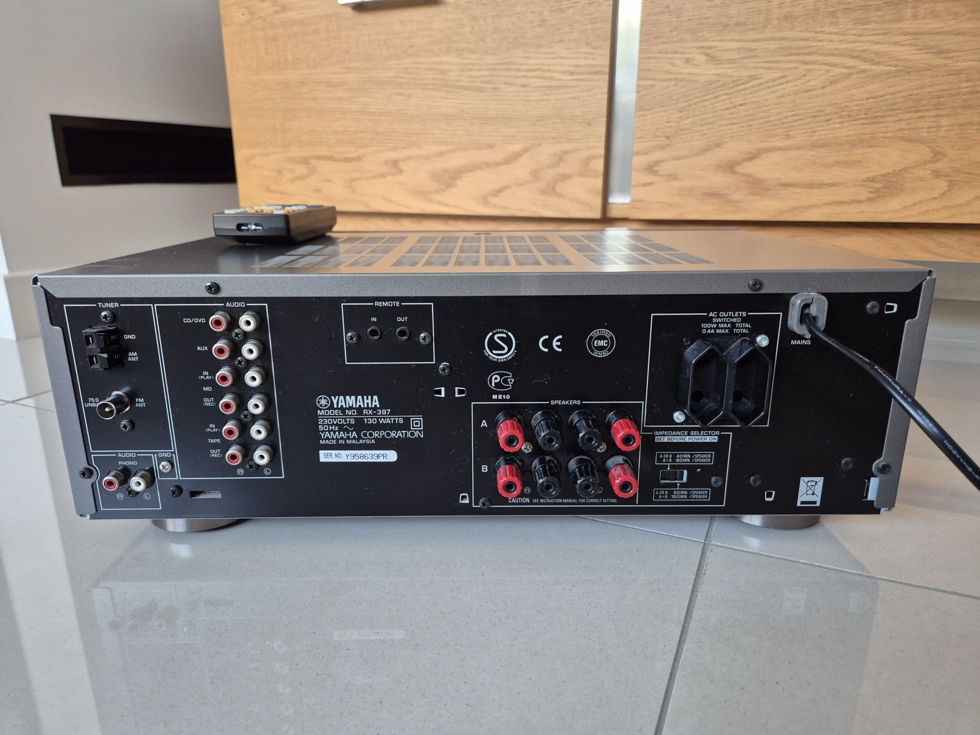 YAMAHA  RECEIVER RX-397 z pilotem
