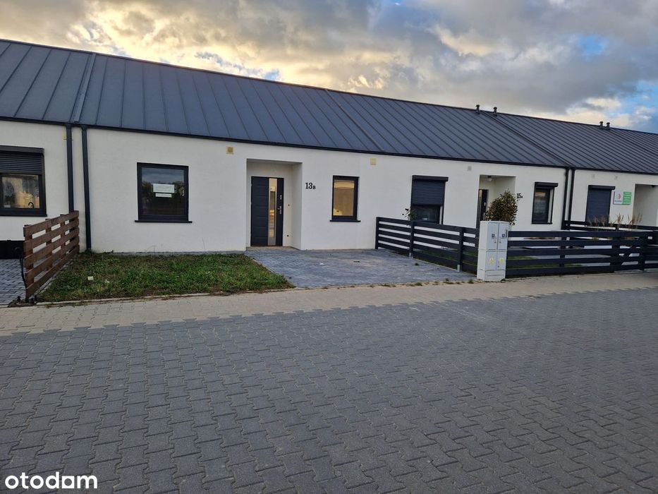 Nowy dom w zabudowie szeregowej - Kaźmierz