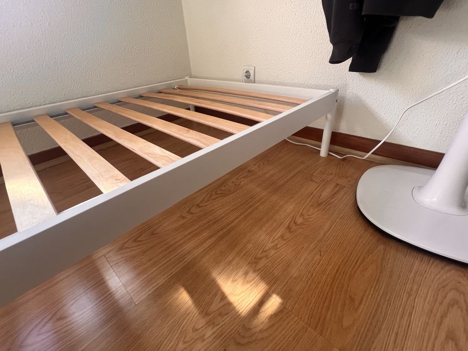 Cama de solteiro do IKEA - como NOVO/ as NEW