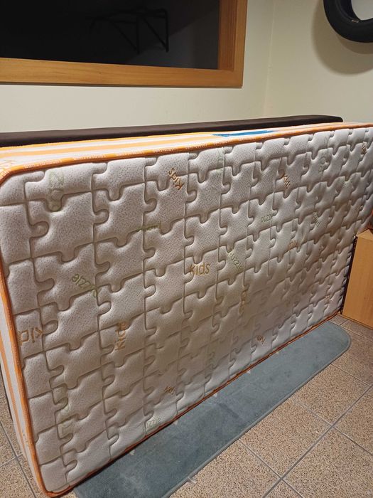 Sommier 1,95 X 1,10 + colchão