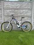 Yt tues 2014 LTD (downhill, dh)
