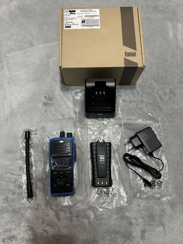 Радиостанция(рация) Entel DT944 VHF Radio