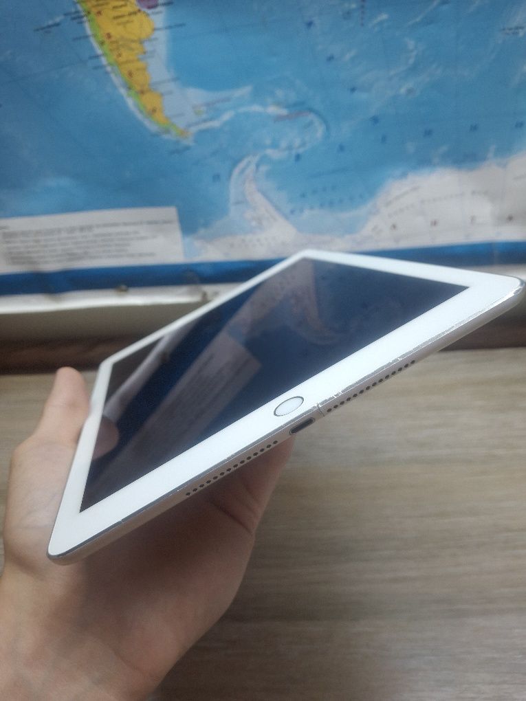 Продам iPad Air 2