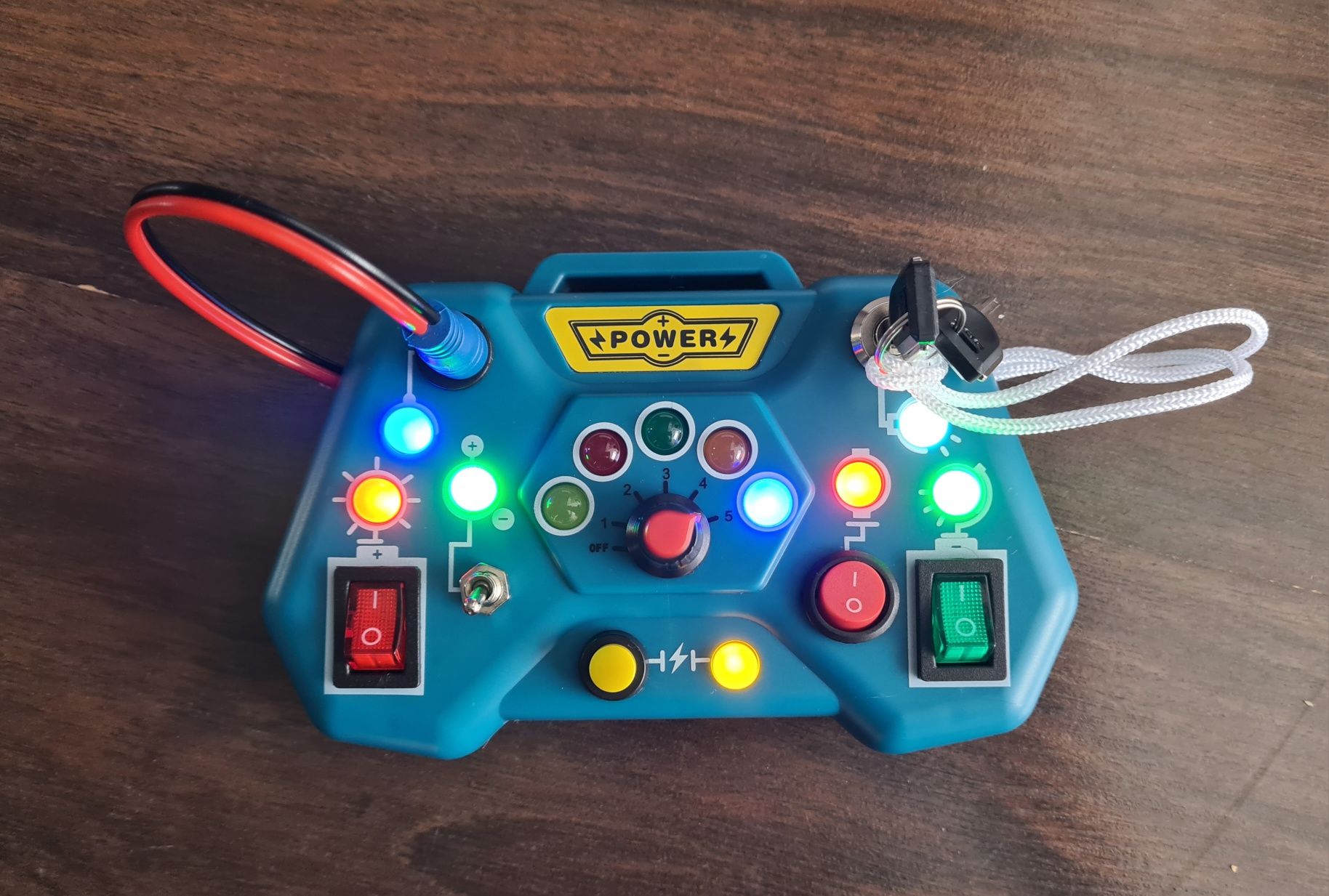 Pilot sensoryczny, pad montessori