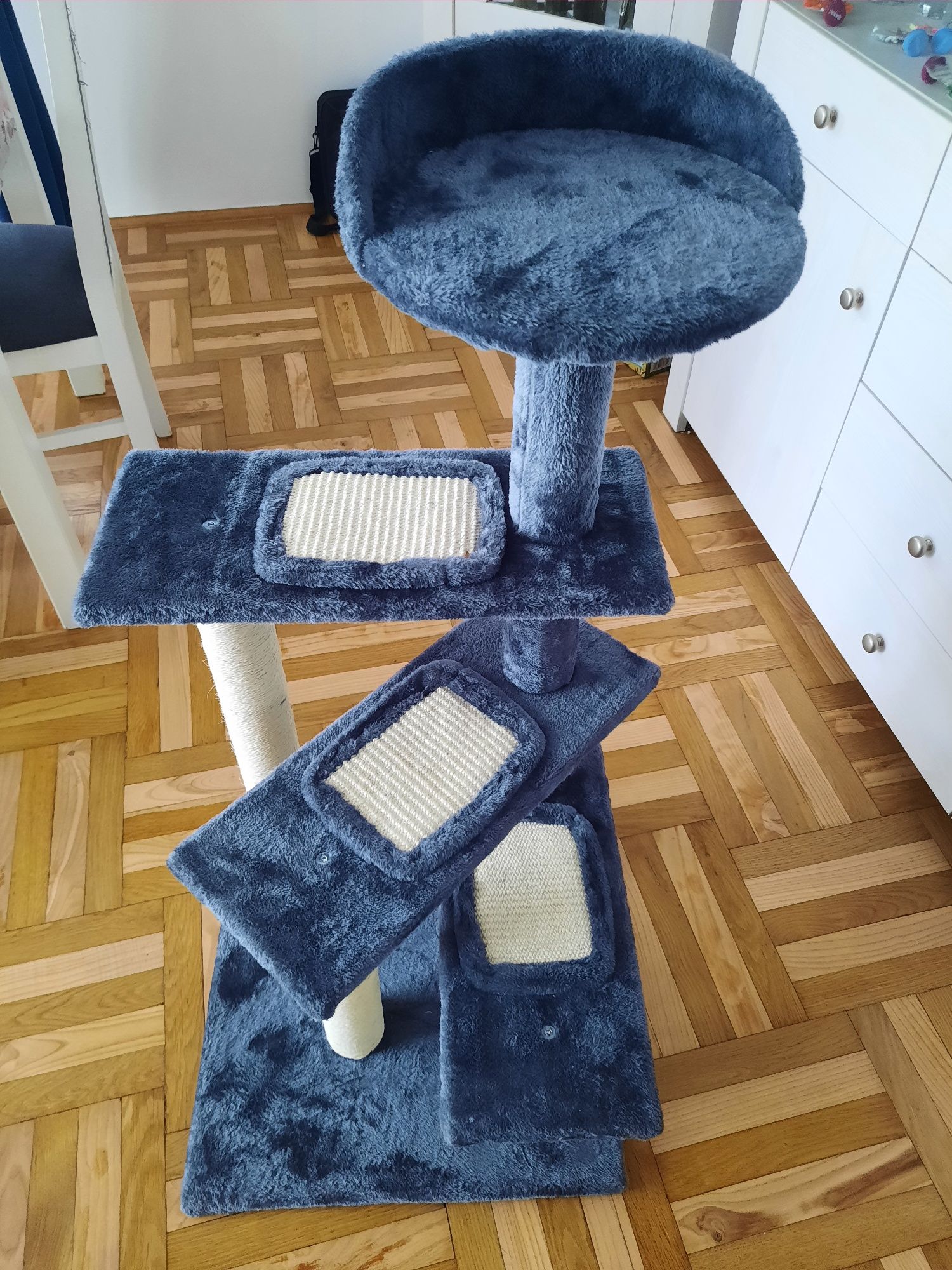 Drapak dla kota wieża