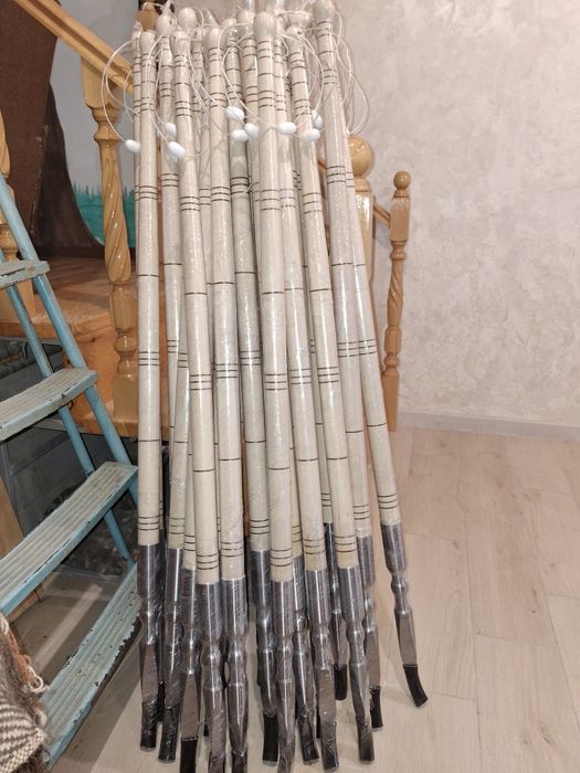 Плешня (пешня) з держаком.