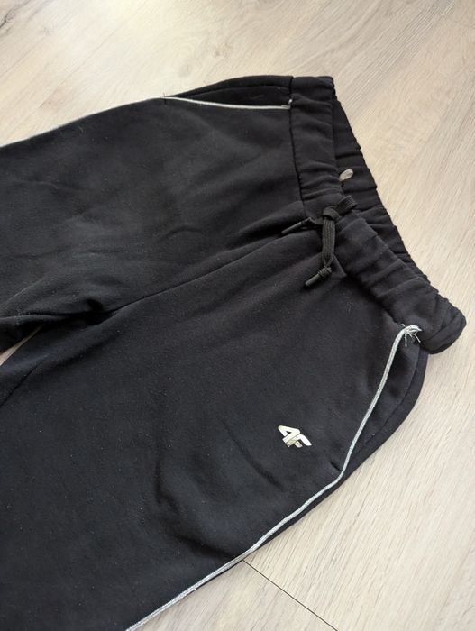 Spodnie dresowe 4F rozm 158/164 dziewczęce