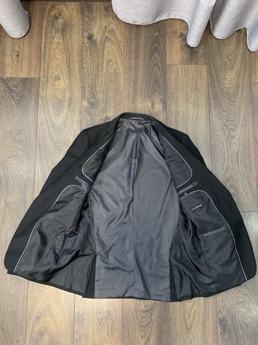 Випускний костюм