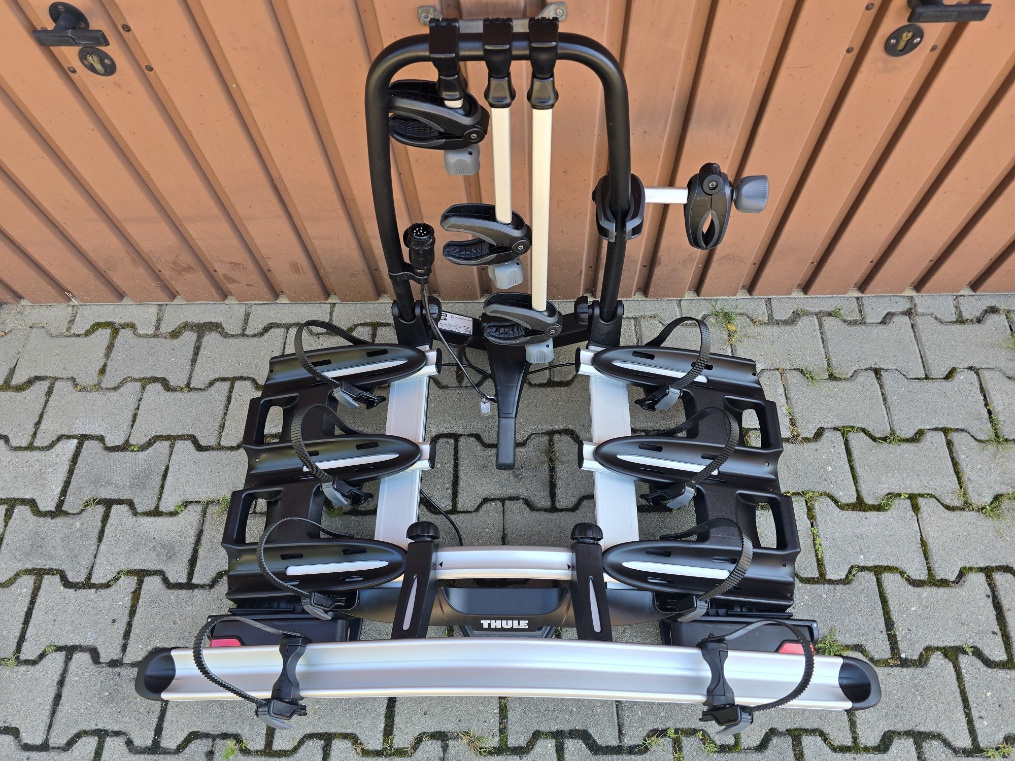 Bagażnik rowerowy na hak THULE VeloCompact 926 na 3+1 4 rower adapter
