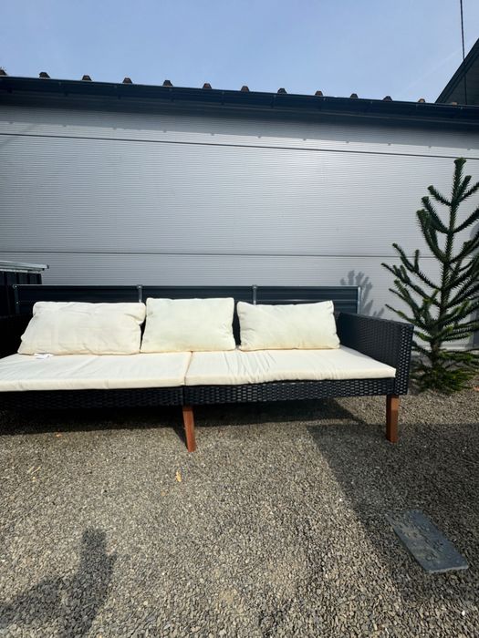 3-osobowa sofa ogrodowa z poduszkami, rattan PE, czarny