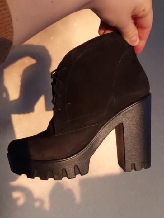 Взуття жіноче, черевики, ботинки на товстому каблуку 36р.