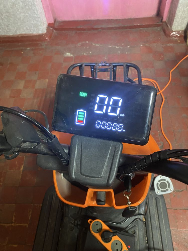 Трьох колесний електро скутер Crosser TR-1