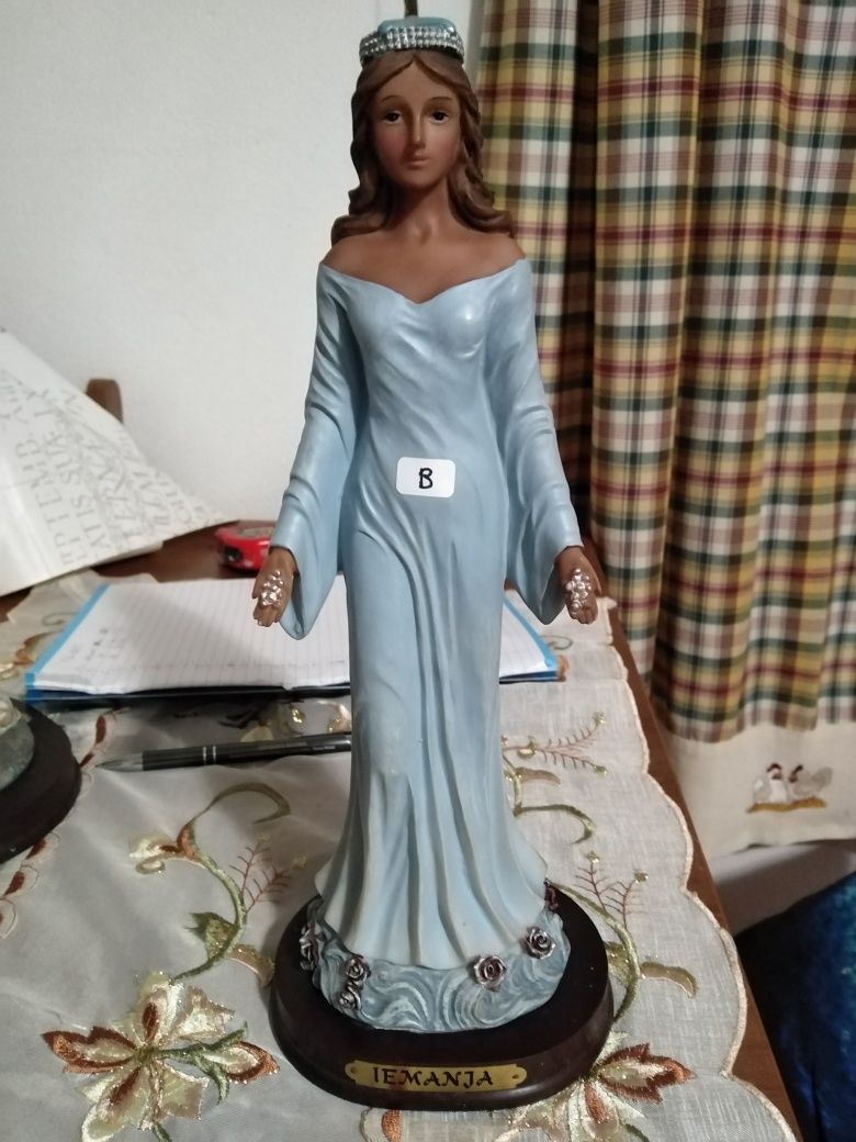 Figuras religiosas em marfinite