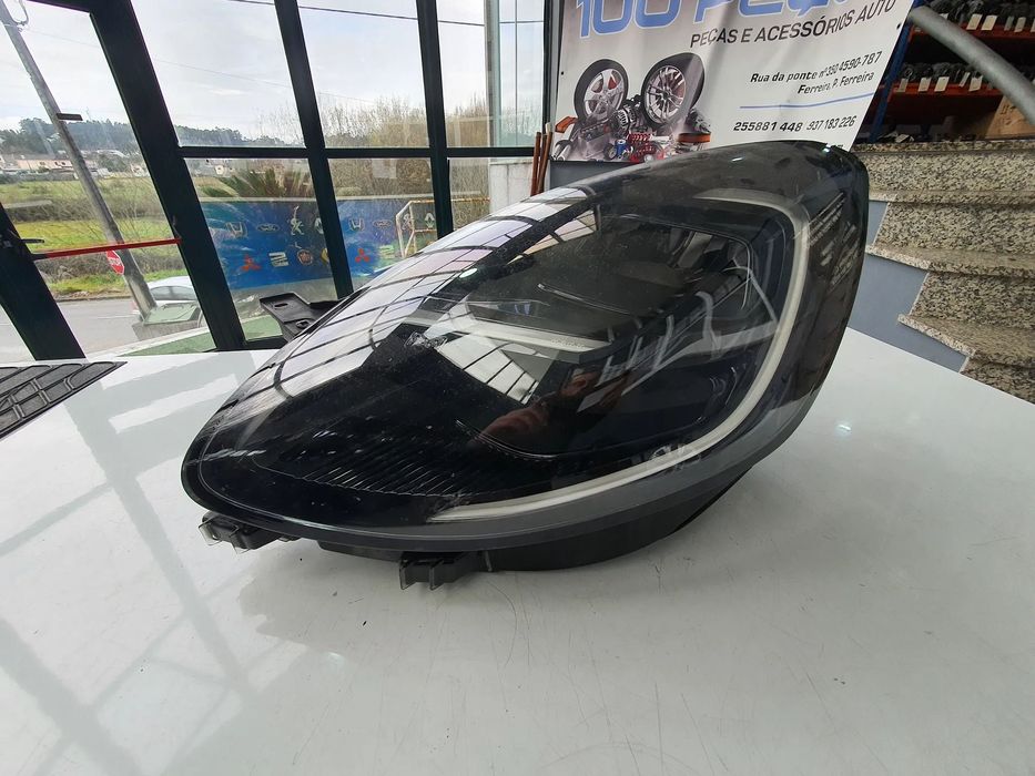 FAROL ESQUERDO LED FORD PUMA / L1TB13E015 / SEM BALASTROS