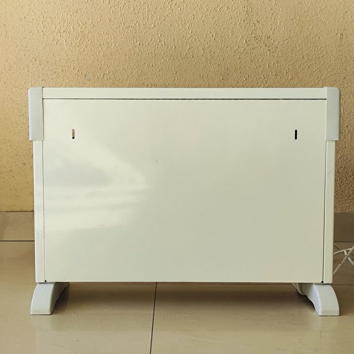 Convector aquece desde 750W até 2000W