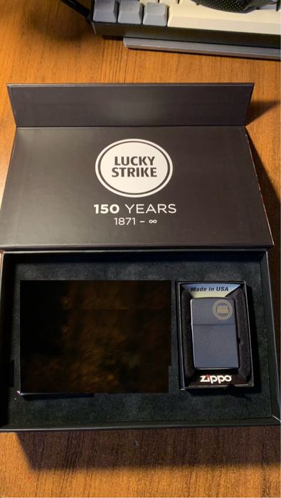 Подарунковий набір Lucky Strike із запальничкою Zippo