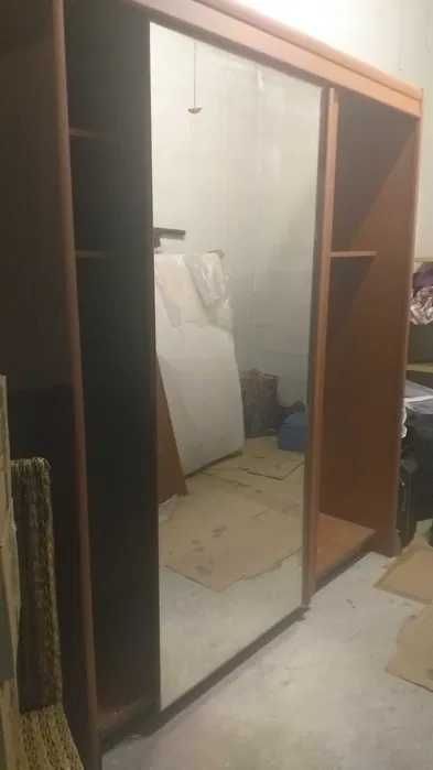 roupeiro com portas com espelho rolantes