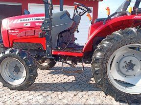 Trator Massey fergunson 1529