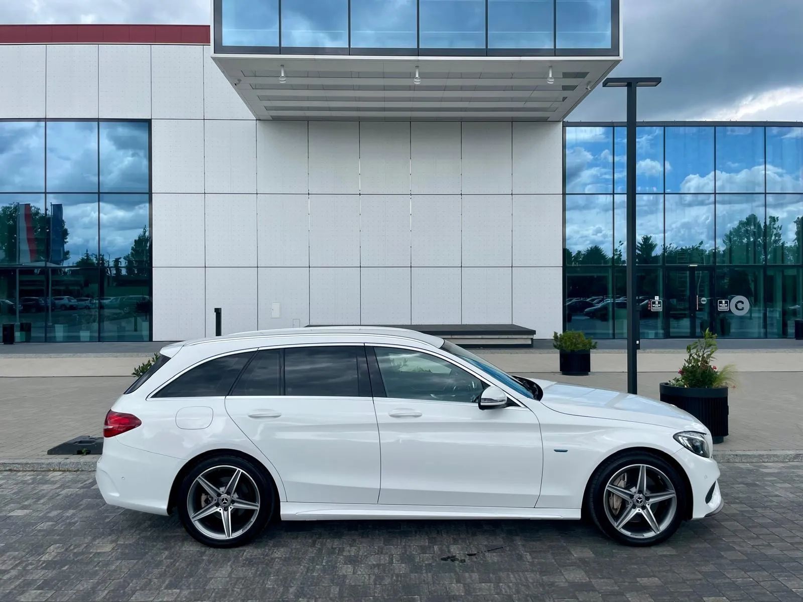 Mercedes-Benz Klasa C Hybryda Plug-In/High Performance LED/Biała perła/Możliwa zamiana