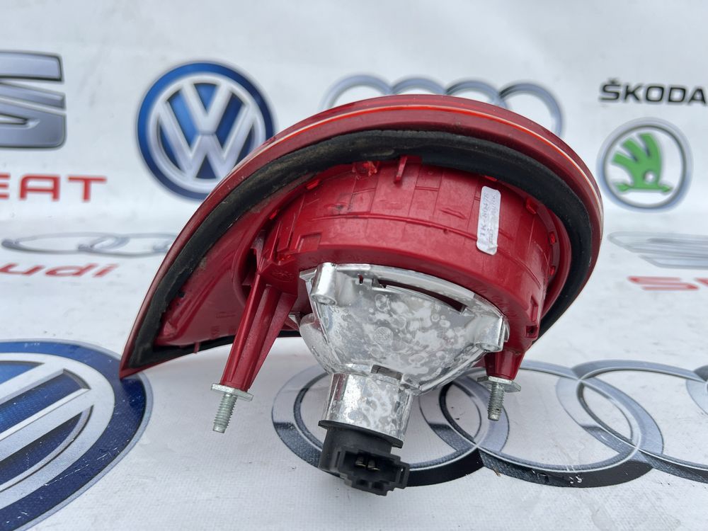 Стоп фонарь ліхтар задній VW Golf 5 Гольф 5 хечбек