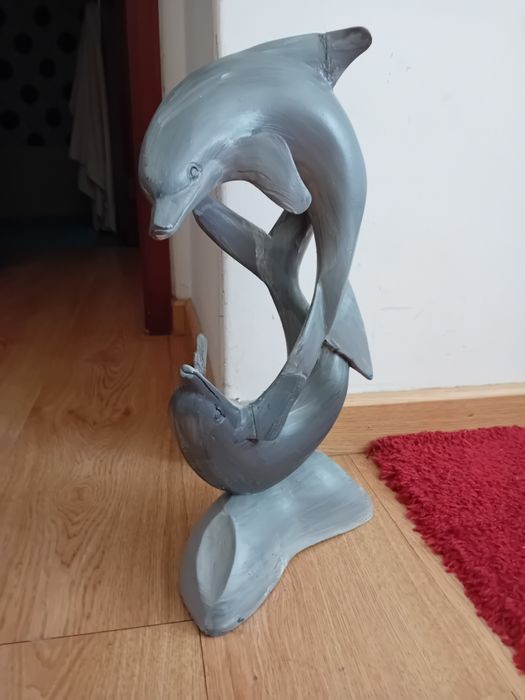 Escultura  golfinhos madeira