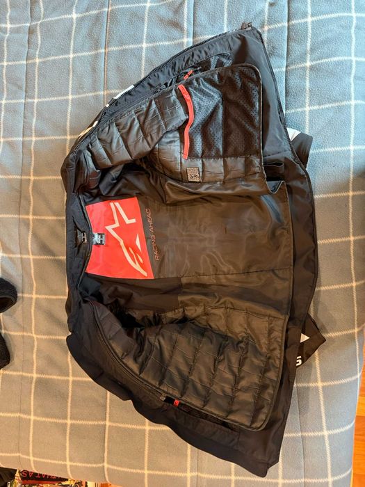 Casaco Alpinestars T-GP Plus R V4 c/ protetor de costas