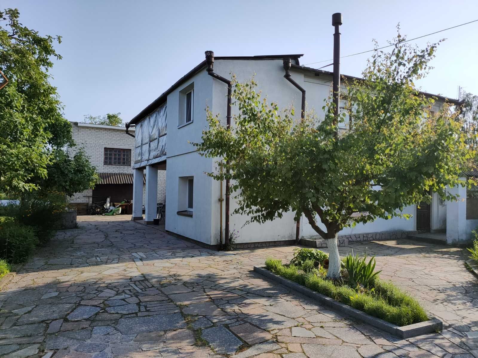 продаж житлового будинку в Зарічанах