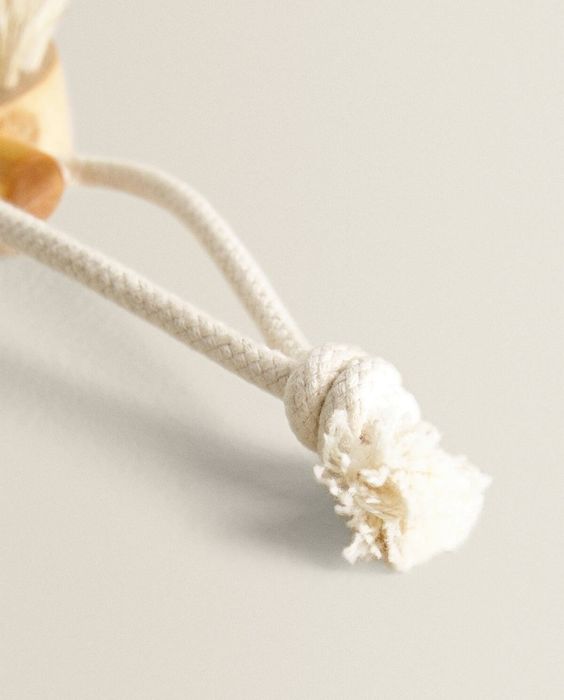 Escova corporal redonda Zara Home/iris hantverk NOVO