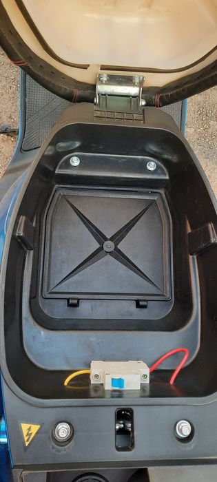 Продам электроскутер ядеа ем 215