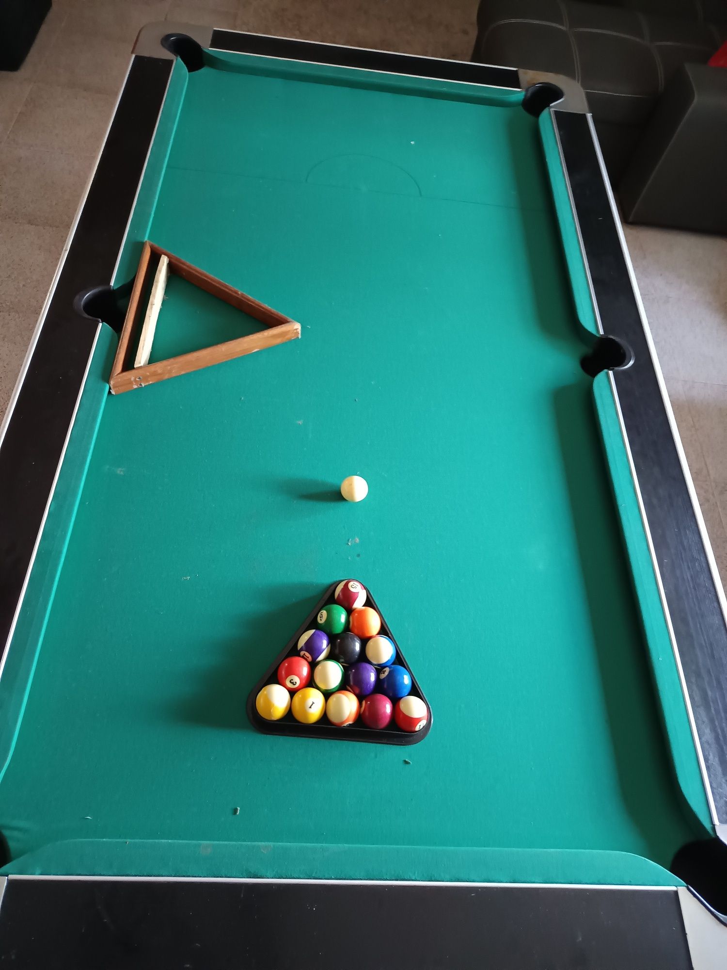 Mesa de snooker com Moedeiro em  bom estado.