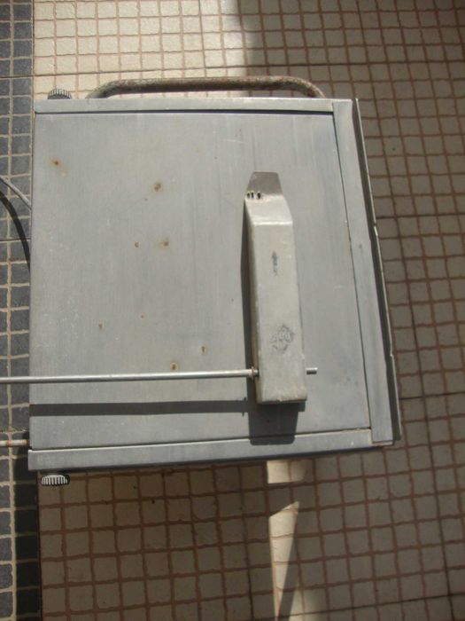 Cortador-chanfrador eléctrico RUBI c bancada trabalha com água p pedra