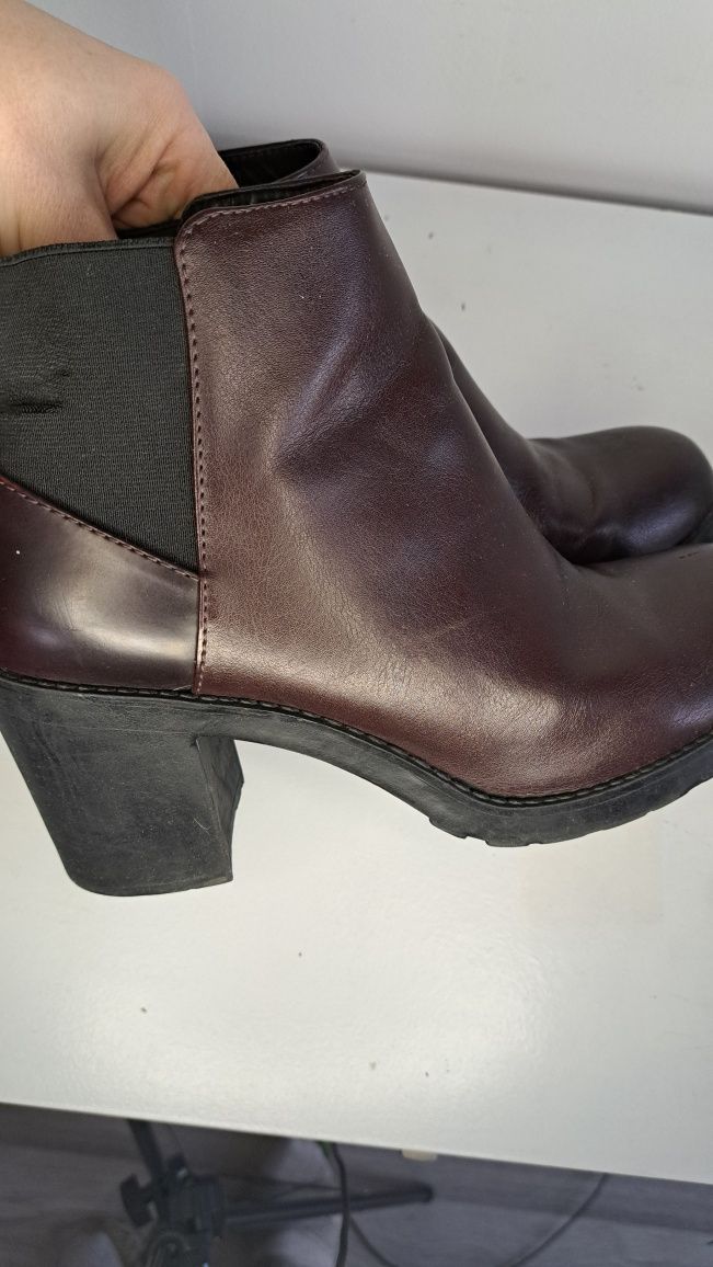 Botki Pull & Bear bordowe Rozm. 40
