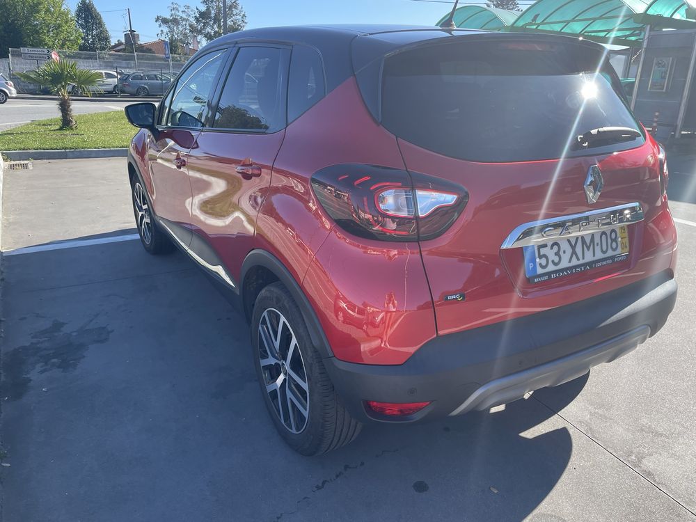 Renault captur red edition