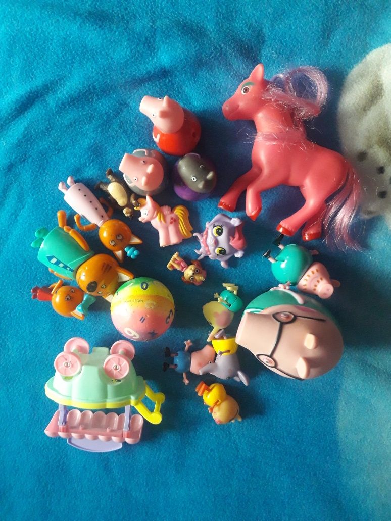 Іграшки дитячі свинки пеппи ,3 кота ,коник