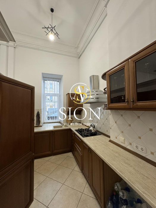 Продаж офісу 123 м2, Печерськ, Липки, Грушевського 16, навпроти ВР