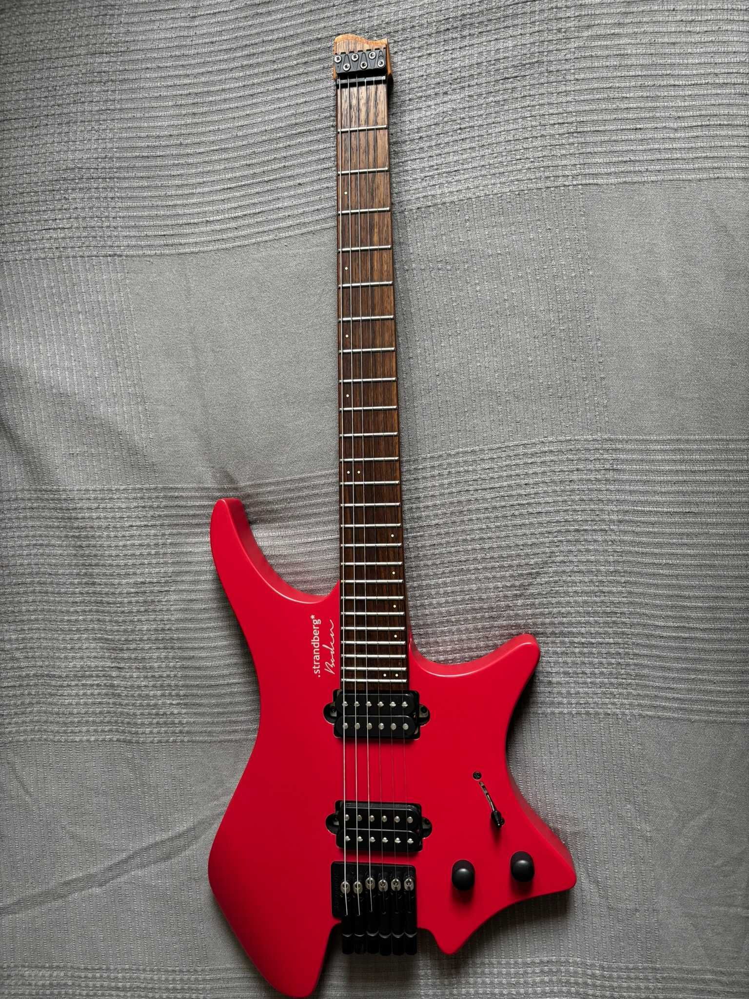 Headless Gitara Strandber Boden Essential Astro Dust