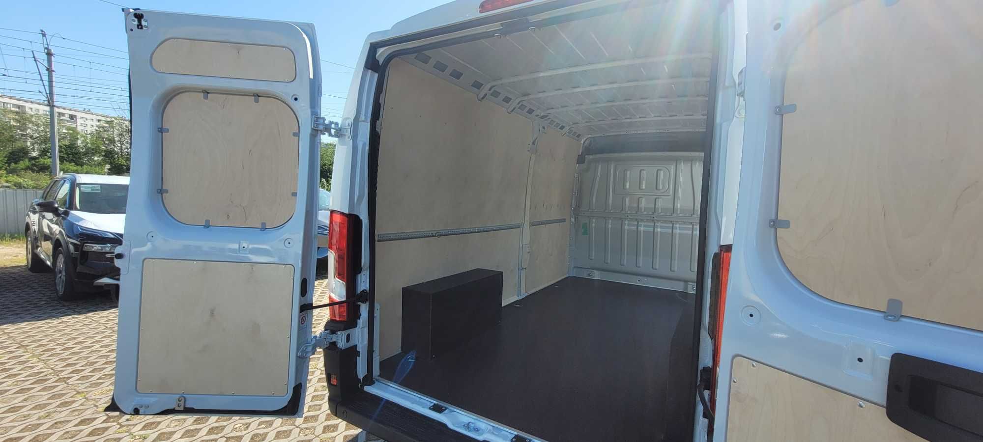 Zabudowa przestrzeni ładunkowej Fiat Ducato Opel Movano L4H2 sklejka