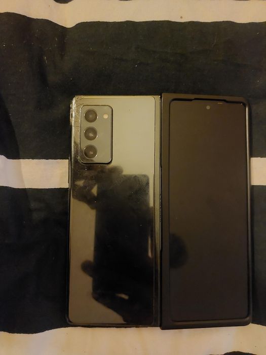 Samsung z fold 2