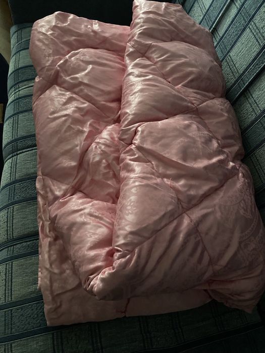 Одеяло пуховое продам