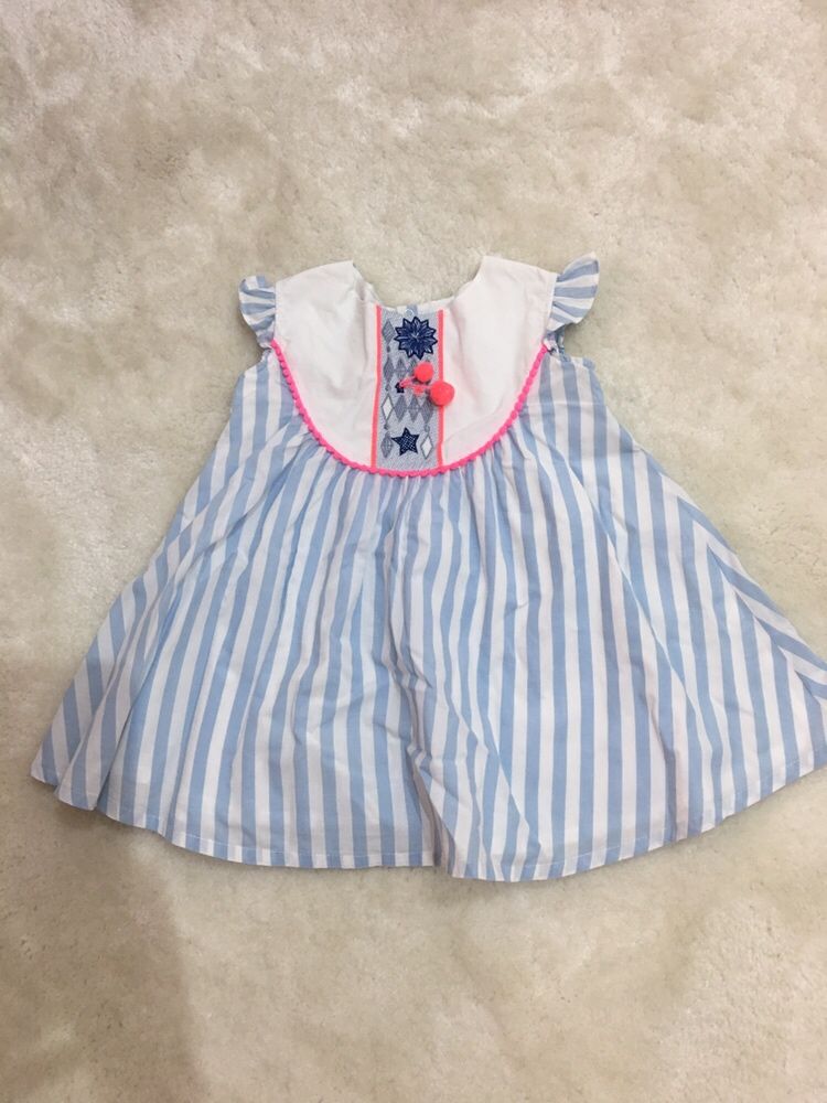 Vestido tamanho 18 meses marca billbon