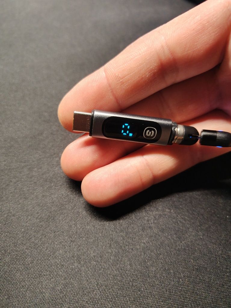 Adapter USB C z cyfrowym wyświetlaczem LCD 240W