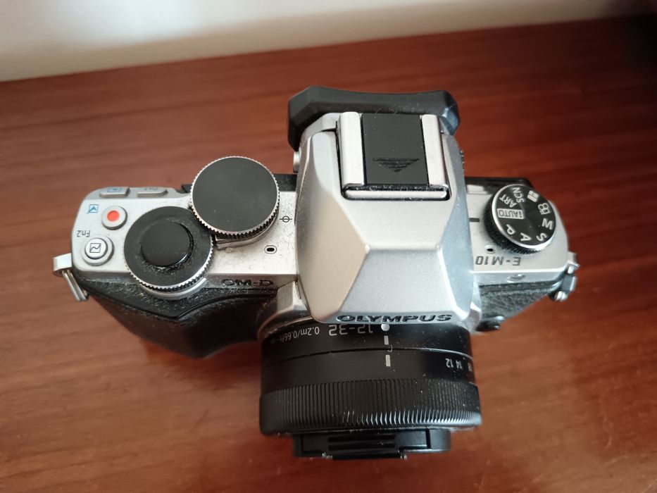 Olympus OM-D E-M10 com Lumix G Vario 12-32mm f/3.5-5.6