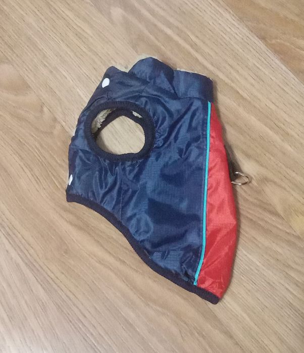 Одежда для небольшой собаки. Жилетка. Курточка.