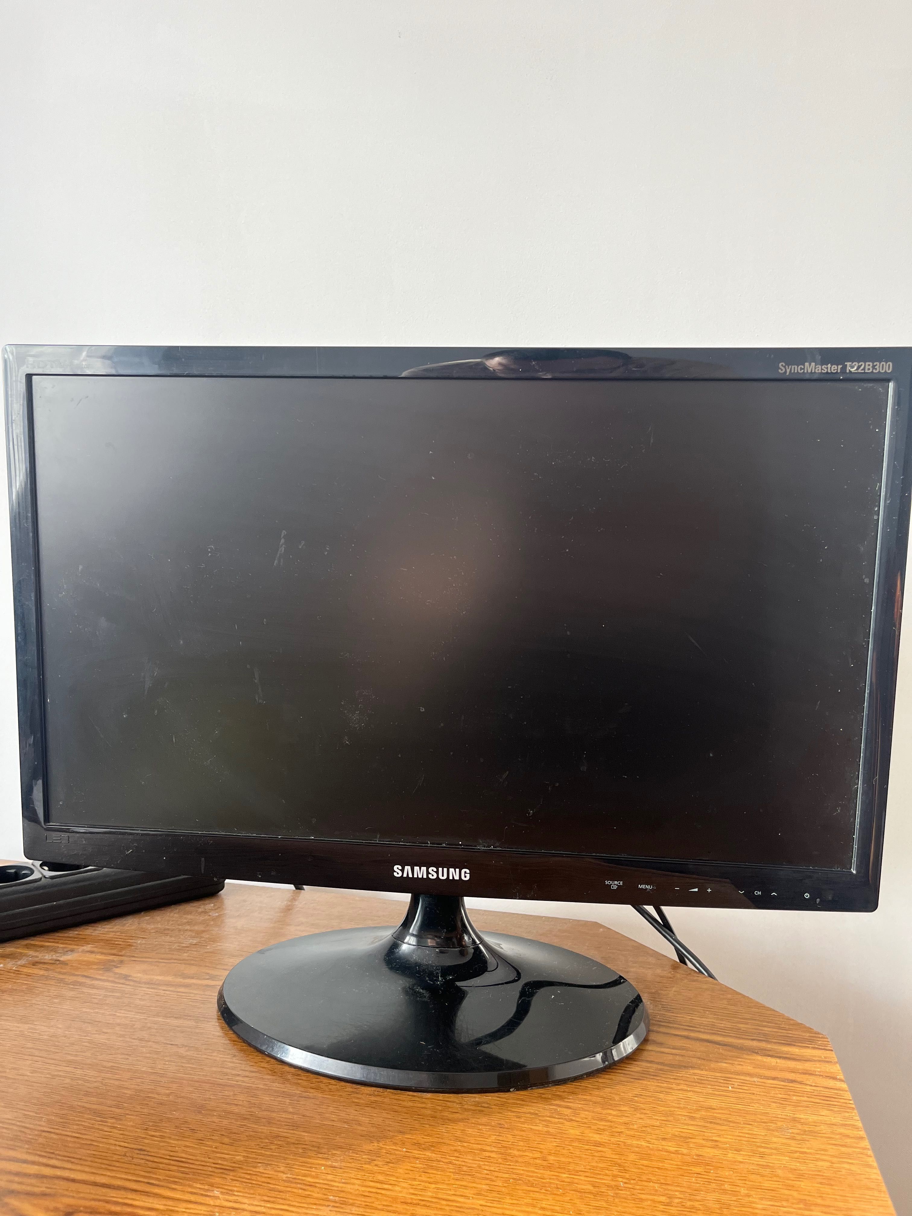 Komputer + monitor do pracy / gier